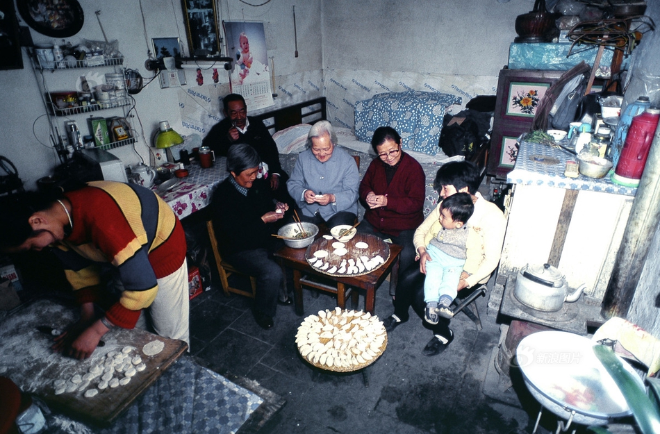 中國港口首次實(shí)現(xiàn)LNG“船到船”同步加注作業(yè)